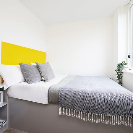 For Students Only Ensuite Bedrooms With Shared Kitchen At Cathedral Point In Winchester Esterno foto